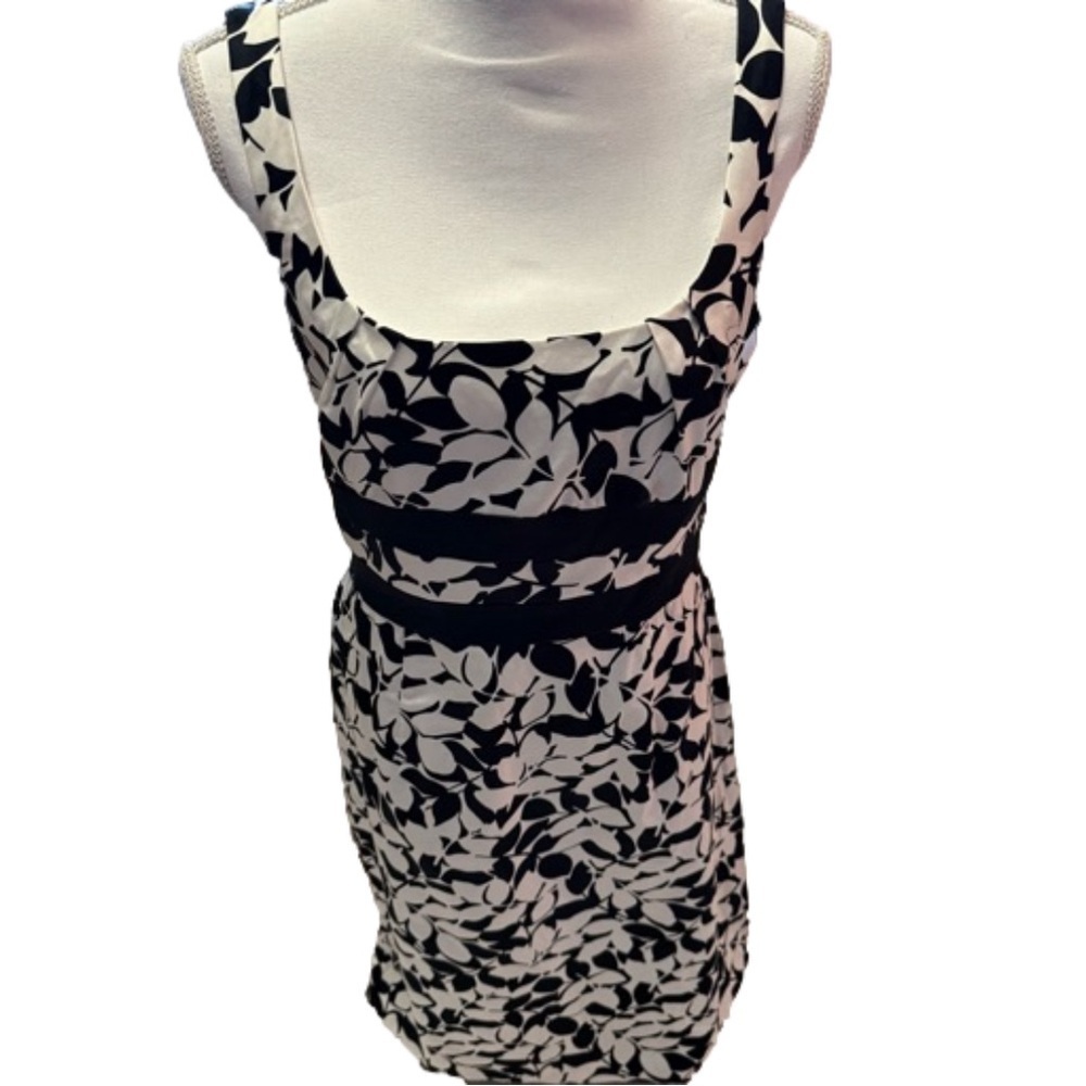 White House Black Market Women's Size 8 Black & White Dress Back Zip Sleeveless - Picture 14 of 15